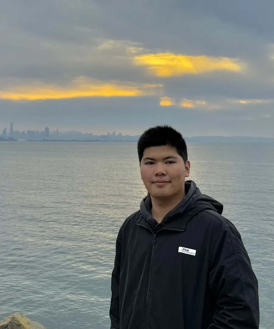 Portrait of Sirui Zou